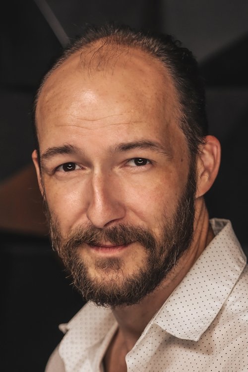 Károly Hajduk as Kovács Péter