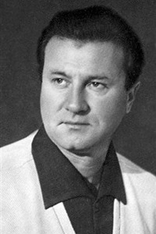 Gennadi Yudin as Симагин, начальник геологической партии