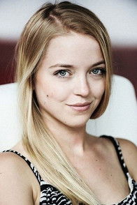 Nina Lopata as Pamela