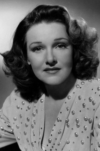 Lola Lane as Hazel Wren