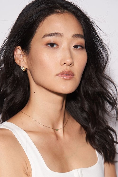 Andie Ju as Naomi Chung