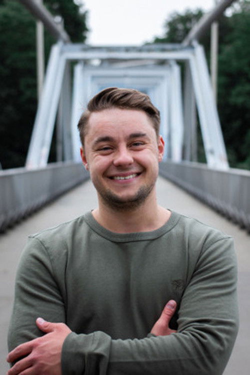 Marius Rohmann as Fabian