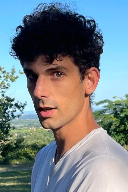 Robin Larroque as Astrid