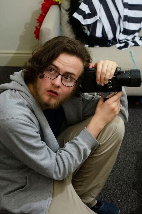 Thomas Ward as Friend (voice)