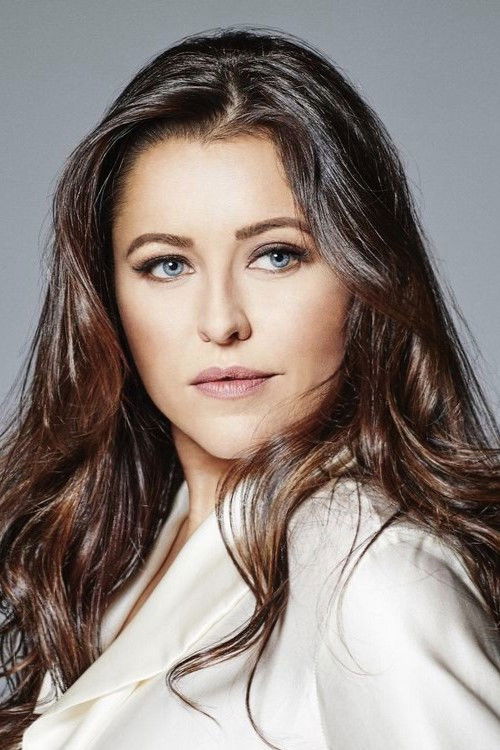 Alanna Thompson as Dee McGuire