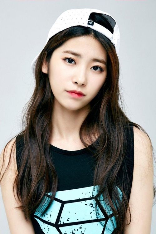 Ki Hui-hyeon as Hui-hyeon