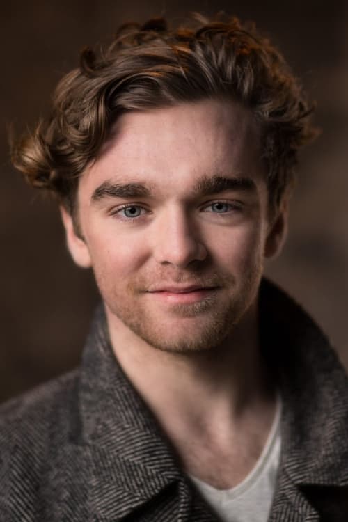 Fionn Foley as Arrow (voice)