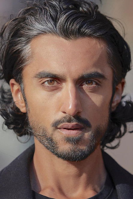 Gopal Divan as Dustin Kramer