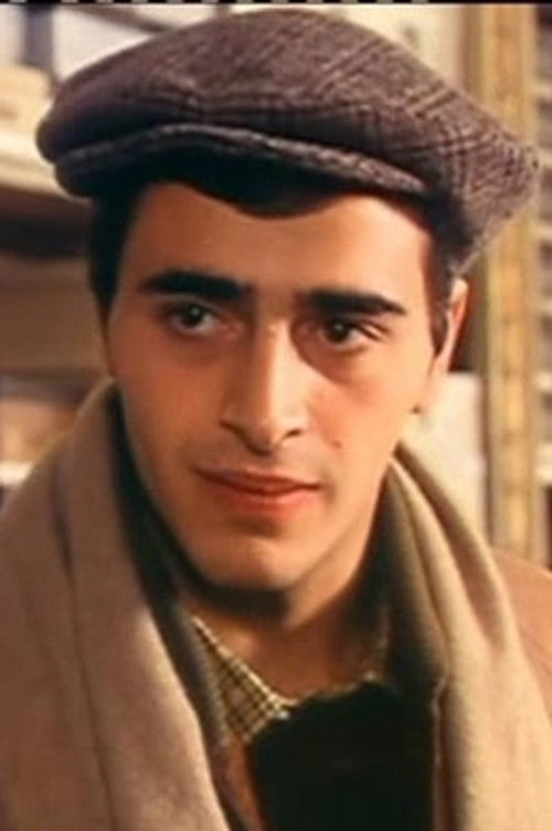 Bruno Valente as Luca