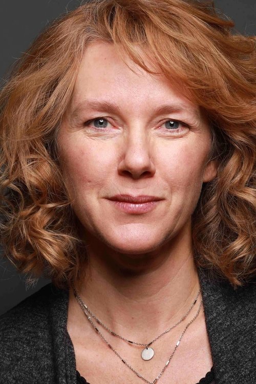 Elise Robertson as Linda