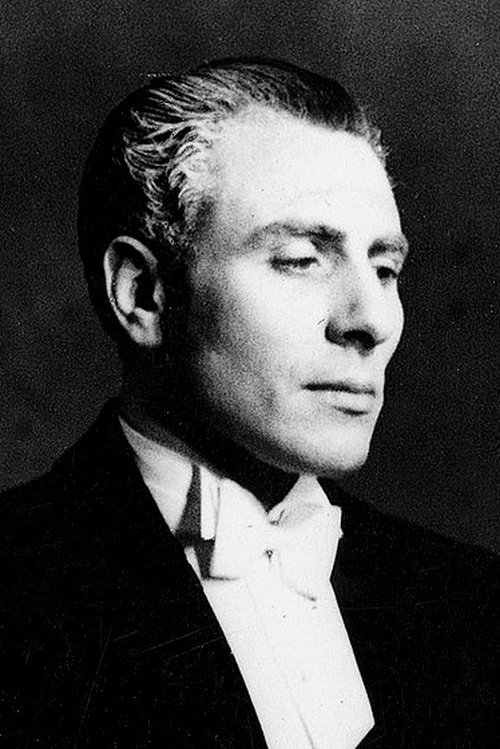 Jean Davy as Le mousquetaire