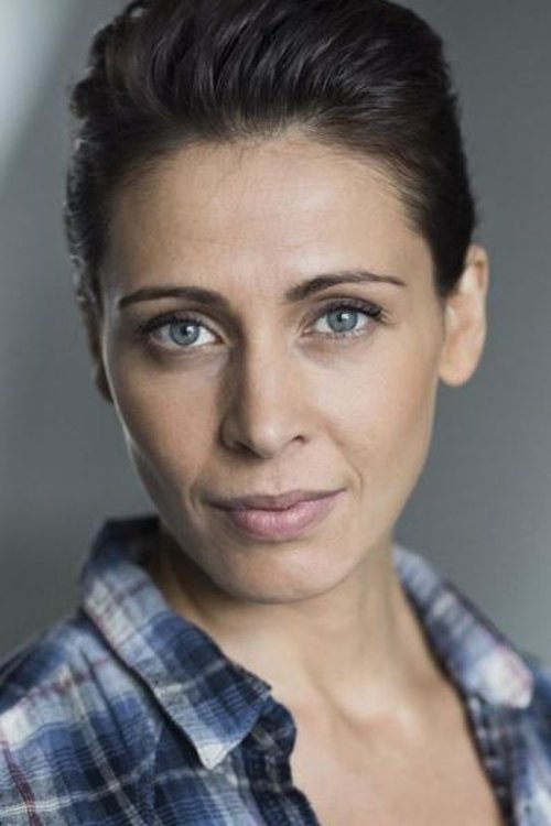 Laura Drasbæk as Mor