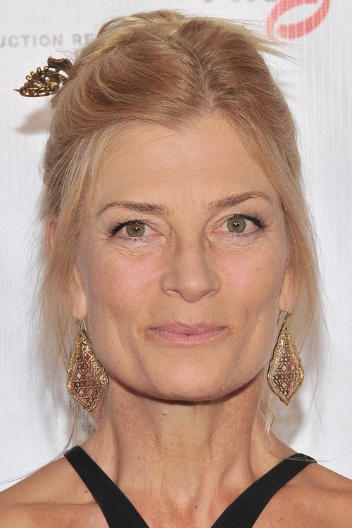 Dreya Weber as Donna