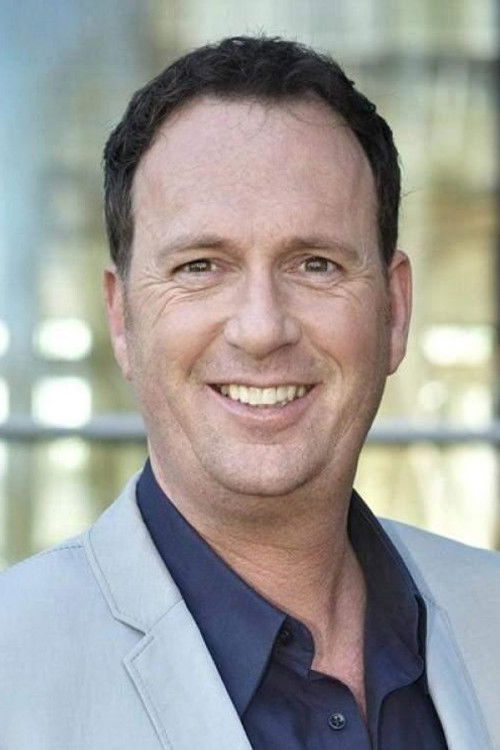 Jochem van Gelder as Museumsuppoost