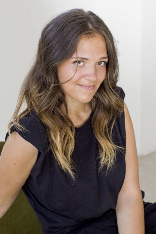 Sanda Codreanu as Nicole