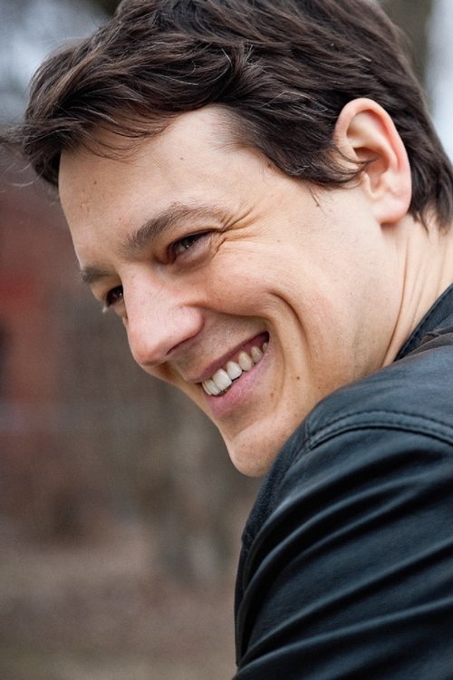 Giorgio Lupano as Mandher