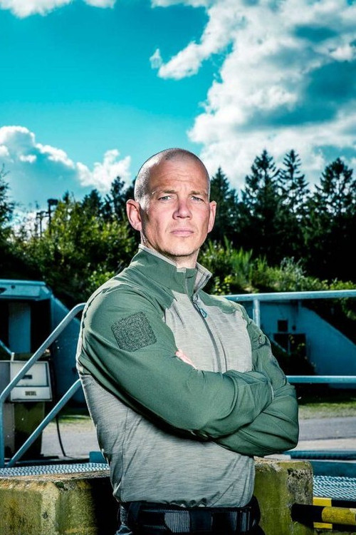 Rune Krogh Danielsen as Instruktør