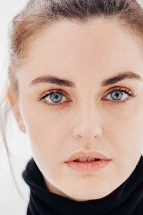 Megan Hind as Gail Baxter