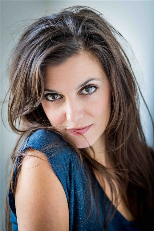 Linda Massoz as Sandra Delrive