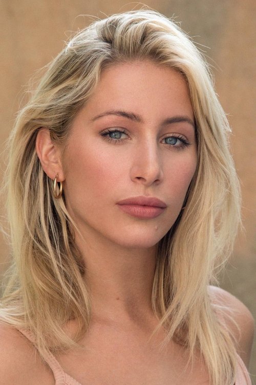 Simone Wasserman as Alyssa