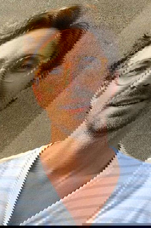 Erlend Øye as Dj della festa di Kurtz