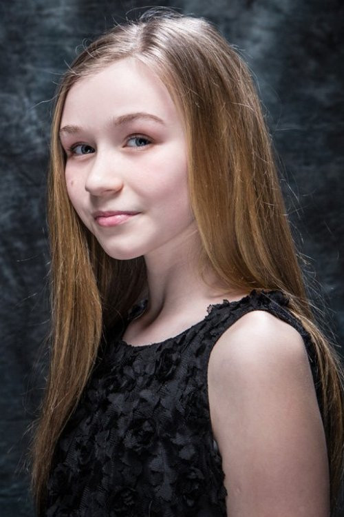 Lauren Kinsella as Danielle