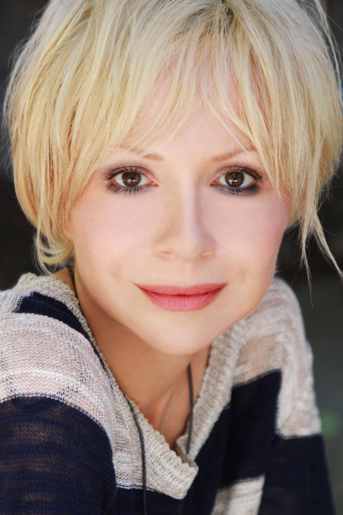 Nina Bell as Konobarica