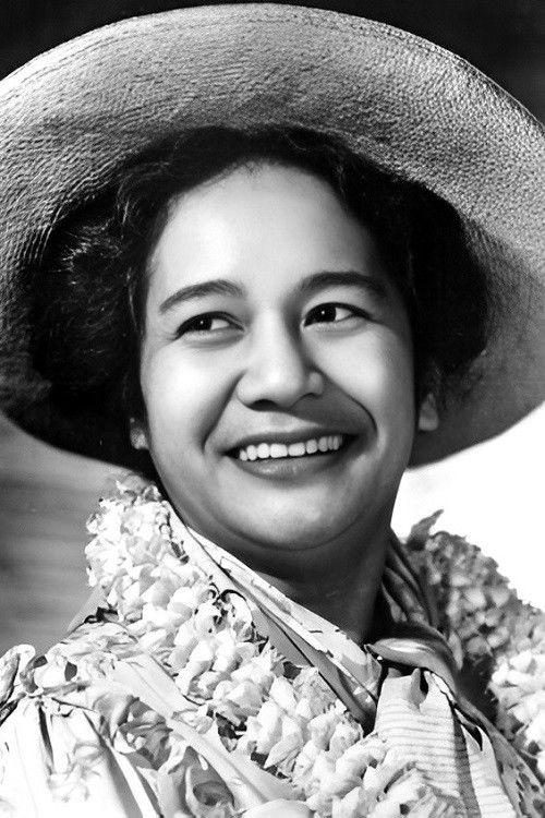 Hilo Hattie as Palola