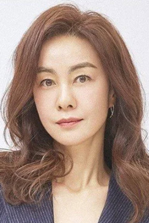 Jang Yoon Jeong as 