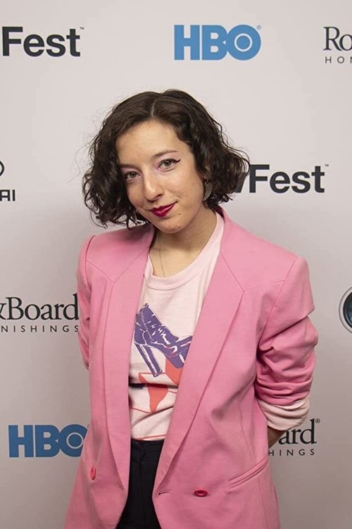 Melanie Notinger as Tj