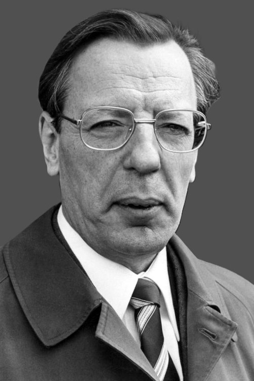 Jean Bouise as Le Chef de Station