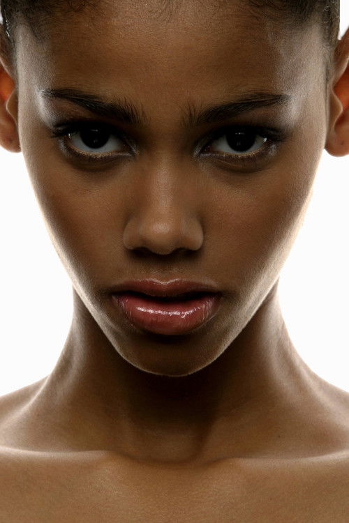 Karolin Kabakuala as 