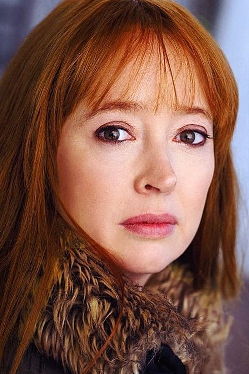 Lucinda Clare as Caroline