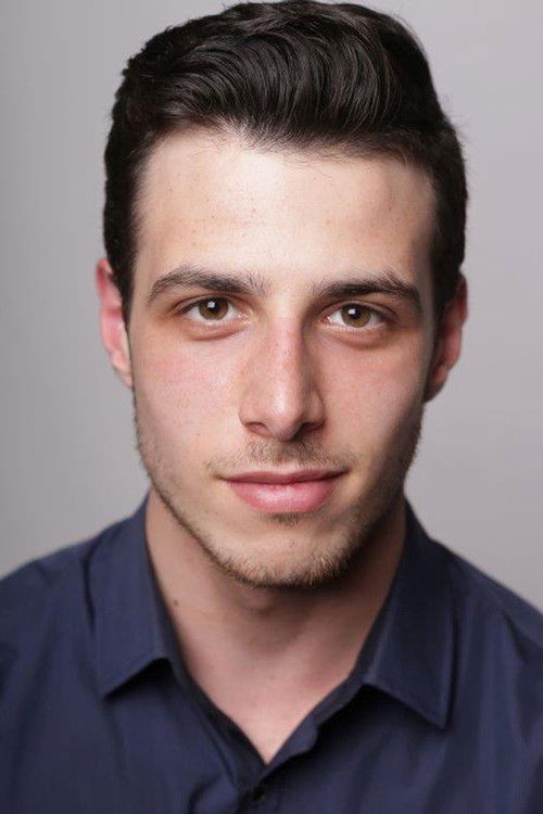 Jordan Devitre as Detective Johnson