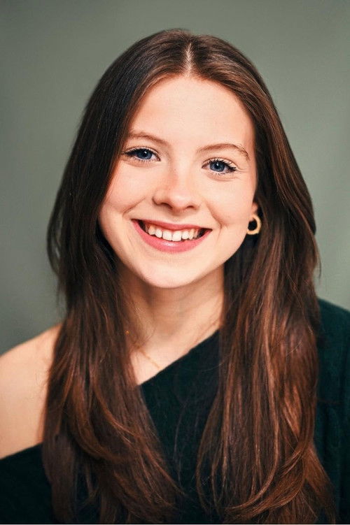 Lucy Chambers as Poppy Richards