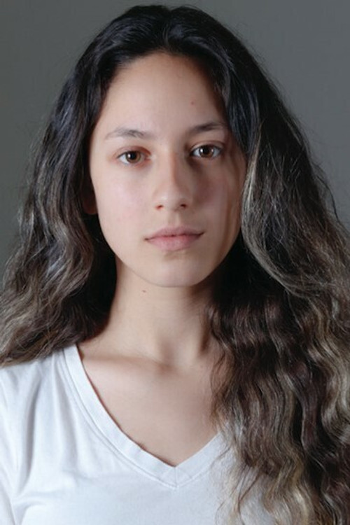 Lily Morett as Niña Extranjera