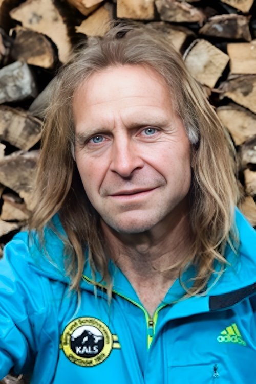 Toni Ponholzer as Self