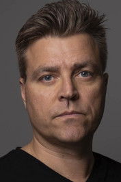 Kasper Gattrup as Theis