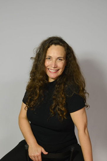 Nilmara Gomes as Voz