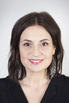 Susanna Dzamic as Female (voice)