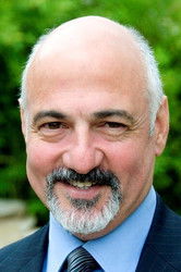 Joseph Callari as Lou