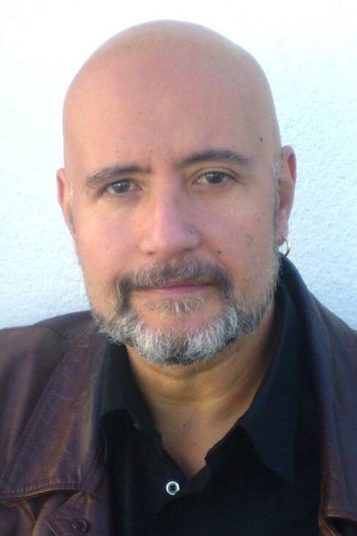Jesús Fuente as Santiago