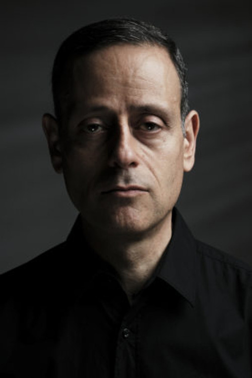 Elidan Arzoni as Aggressive Neighbour