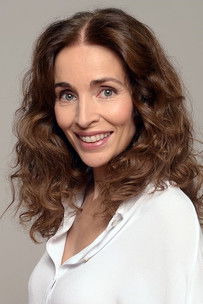 Natalia Calderón as Doctora Carmen