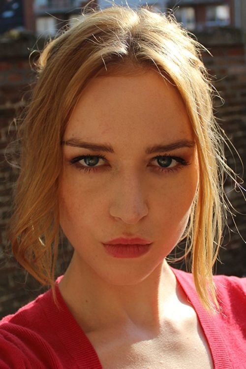 Verona Verbakel as Hilde