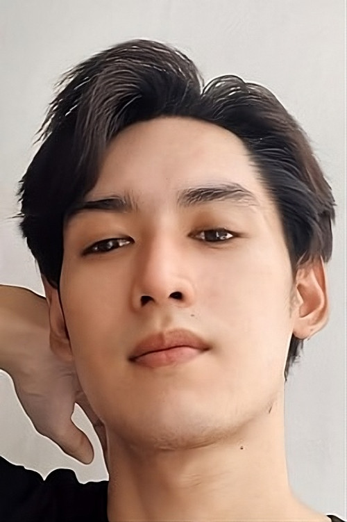 Ton Kritchasorn Prempree as Phichai Mongkut