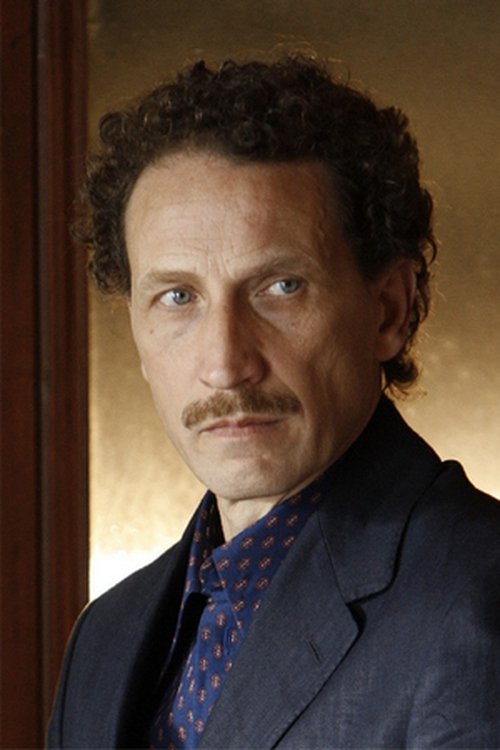 Francesco Sciacca as Ruiz