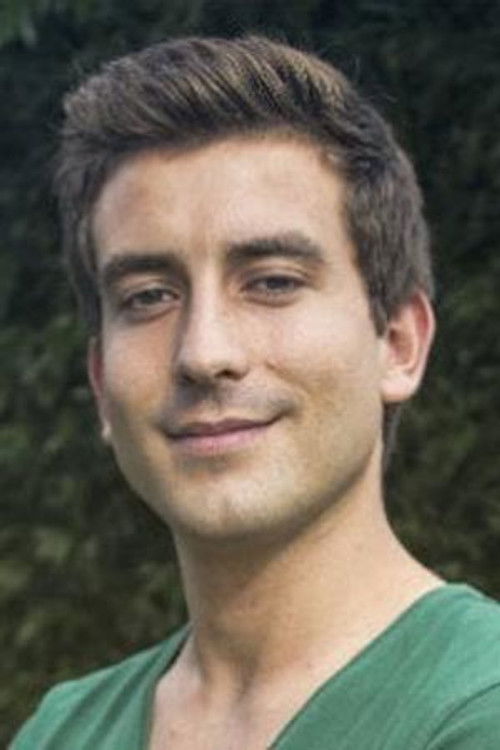 Victor BESSE as Le piaf