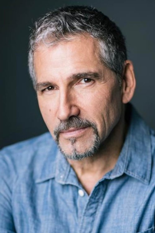 Oscar Goncalves as Man