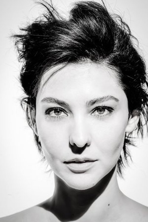 Stella Velon as Actress